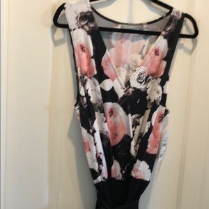 🆕ny collection black/pink/white bodice & black pa